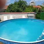 Guest house къща карби