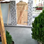 къща карби Guest house