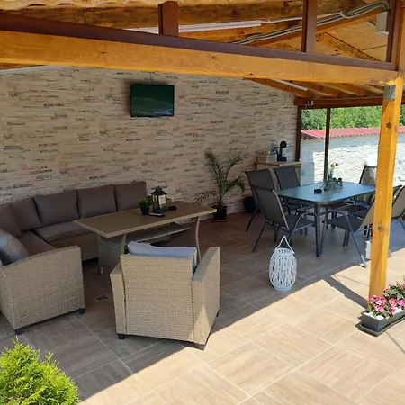 къща карби Kŭrdzhali