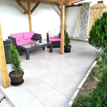 Guest house къща карби Kurdzhali