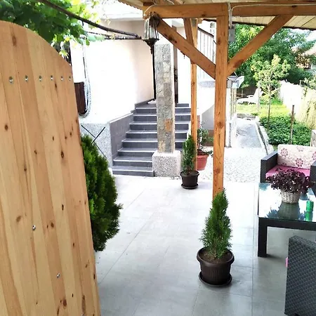 къща карби Guest house Kurdzhali