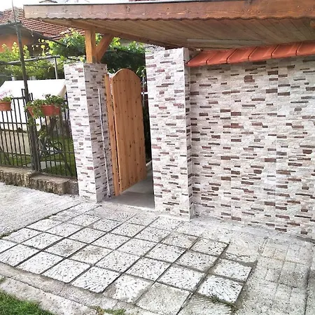 Guest house къща карби Kurdzhali