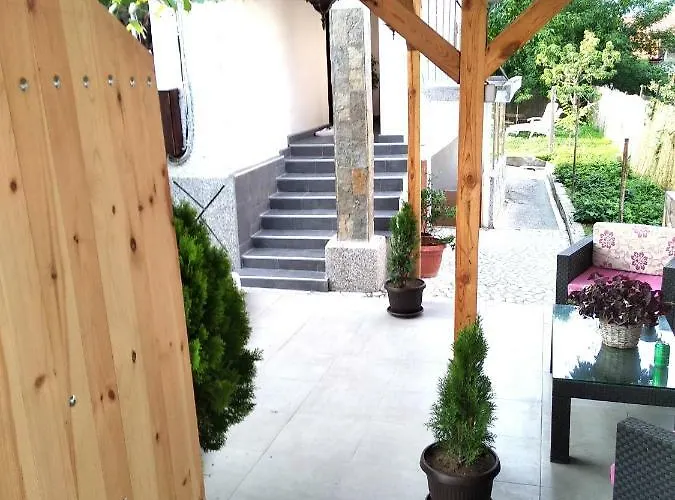 къща карби Pensionat Kŭrdzhali